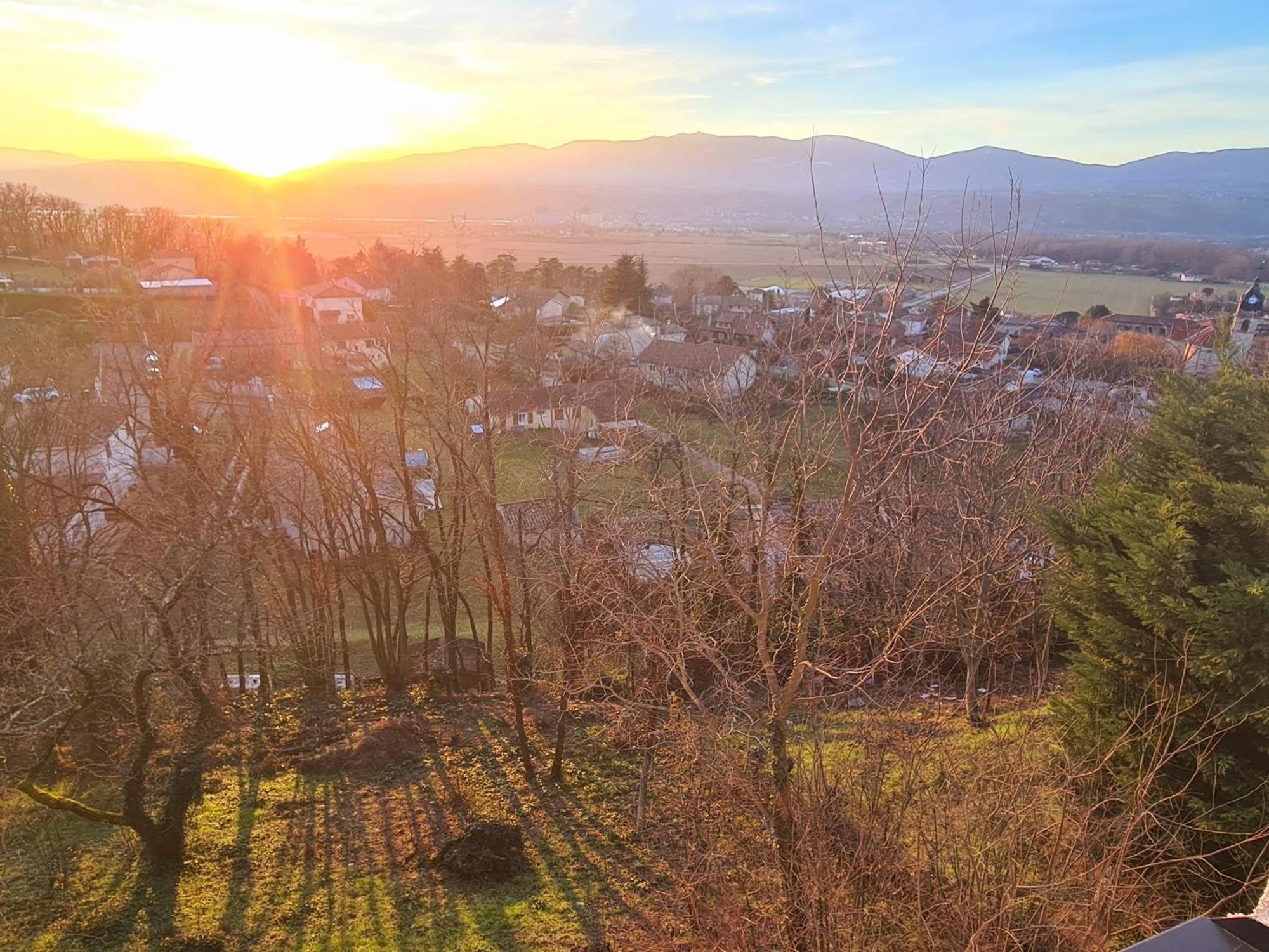 Gite De 70M² Avec Vue Sur Le Massif Du Pilat Clonas-sur-Vareze Esterno foto